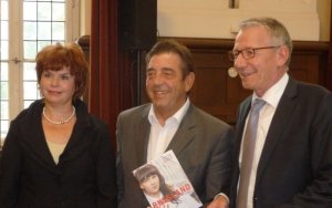 E. Panteleeva-Stammen, Honorarkonsul Heino Wiese, OB Dr. D.-U. Mende